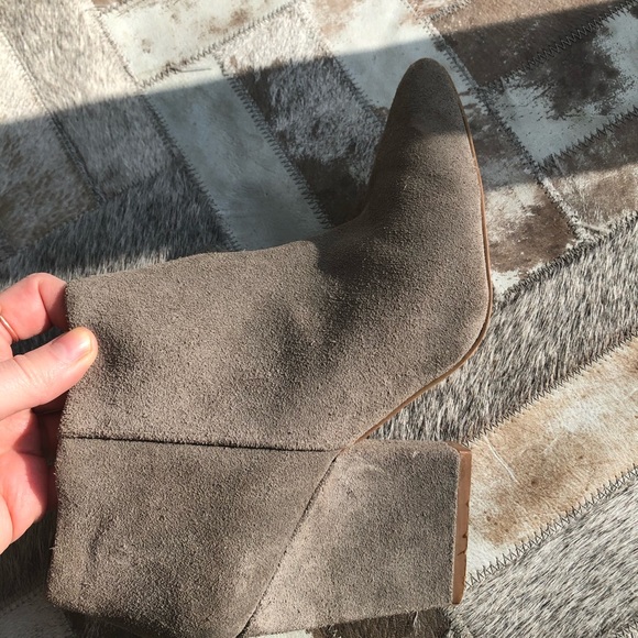 Real suede Zara booties🤍 - Picture 4 of 10